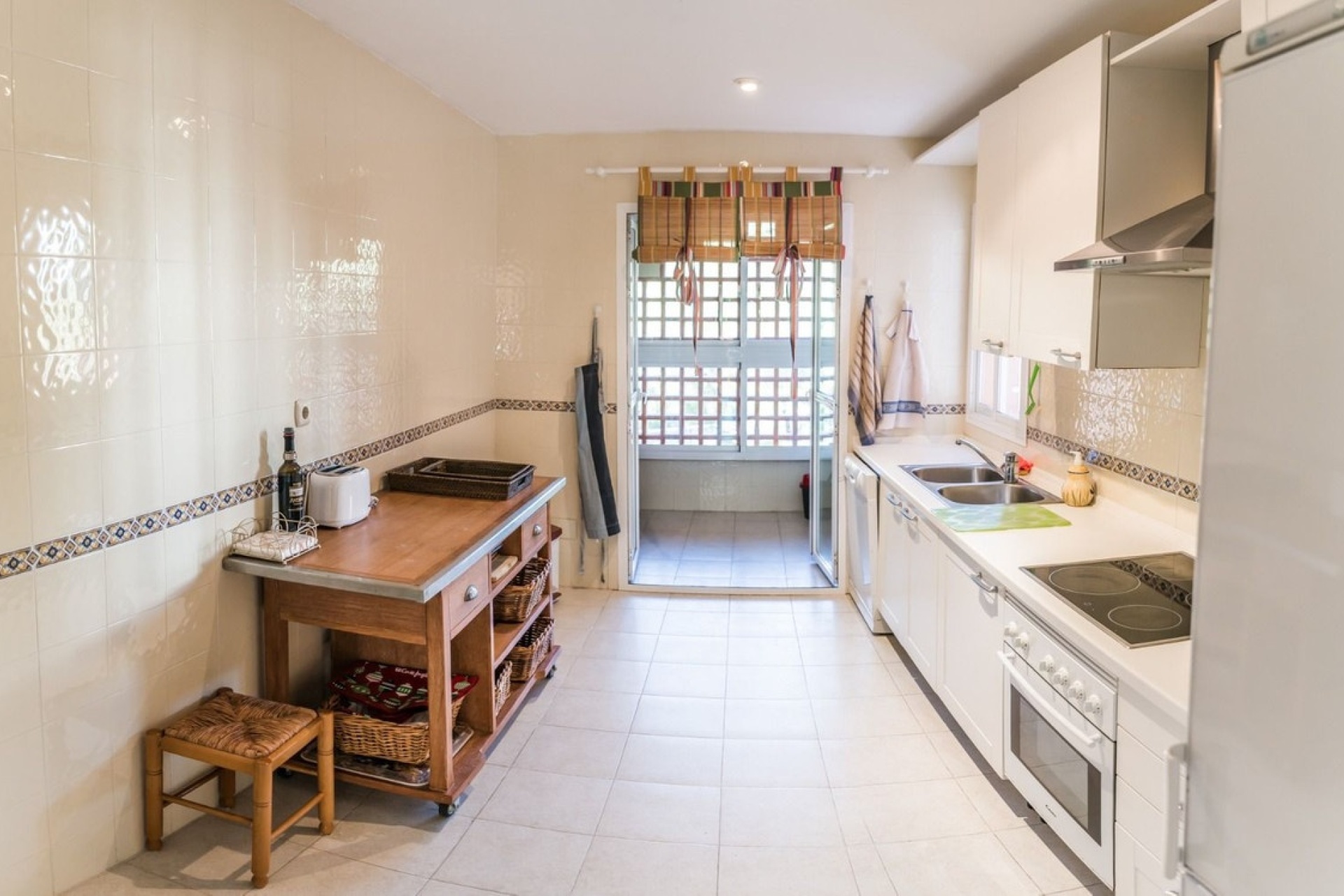 Resale - apartment - Marbella - Guadalmina Baja