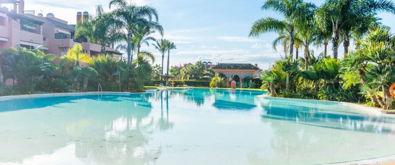 Resale - apartment - Marbella - Guadalmina Baja