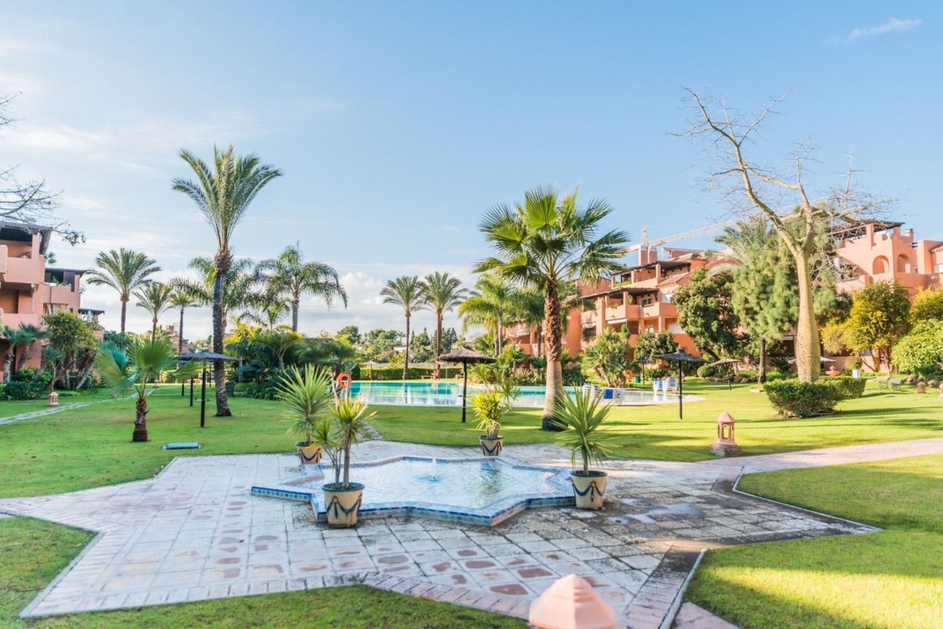 Resale - apartment - Marbella - Guadalmina Baja
