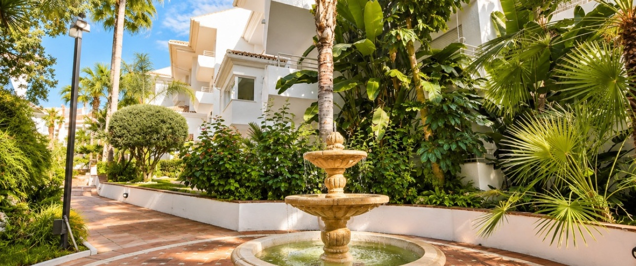 Resale - apartment - Marbella - Guadalmina Baja