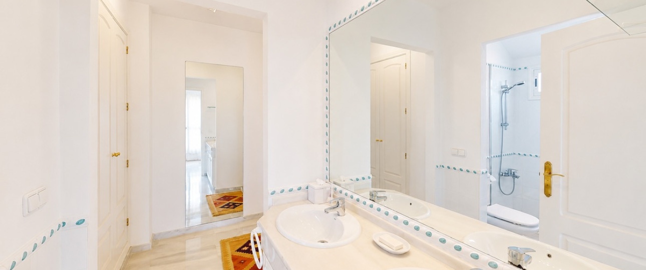 Resale - apartment - Marbella - Guadalmina Baja