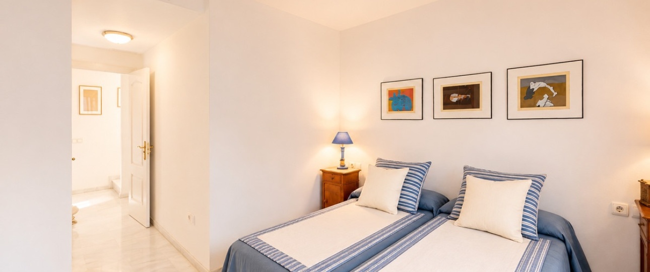 Resale - apartment - Marbella - Guadalmina Baja