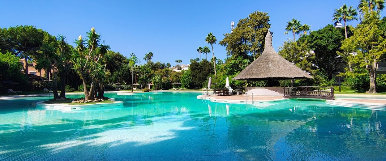 Resale - apartment - Marbella - Guadalmina Baja