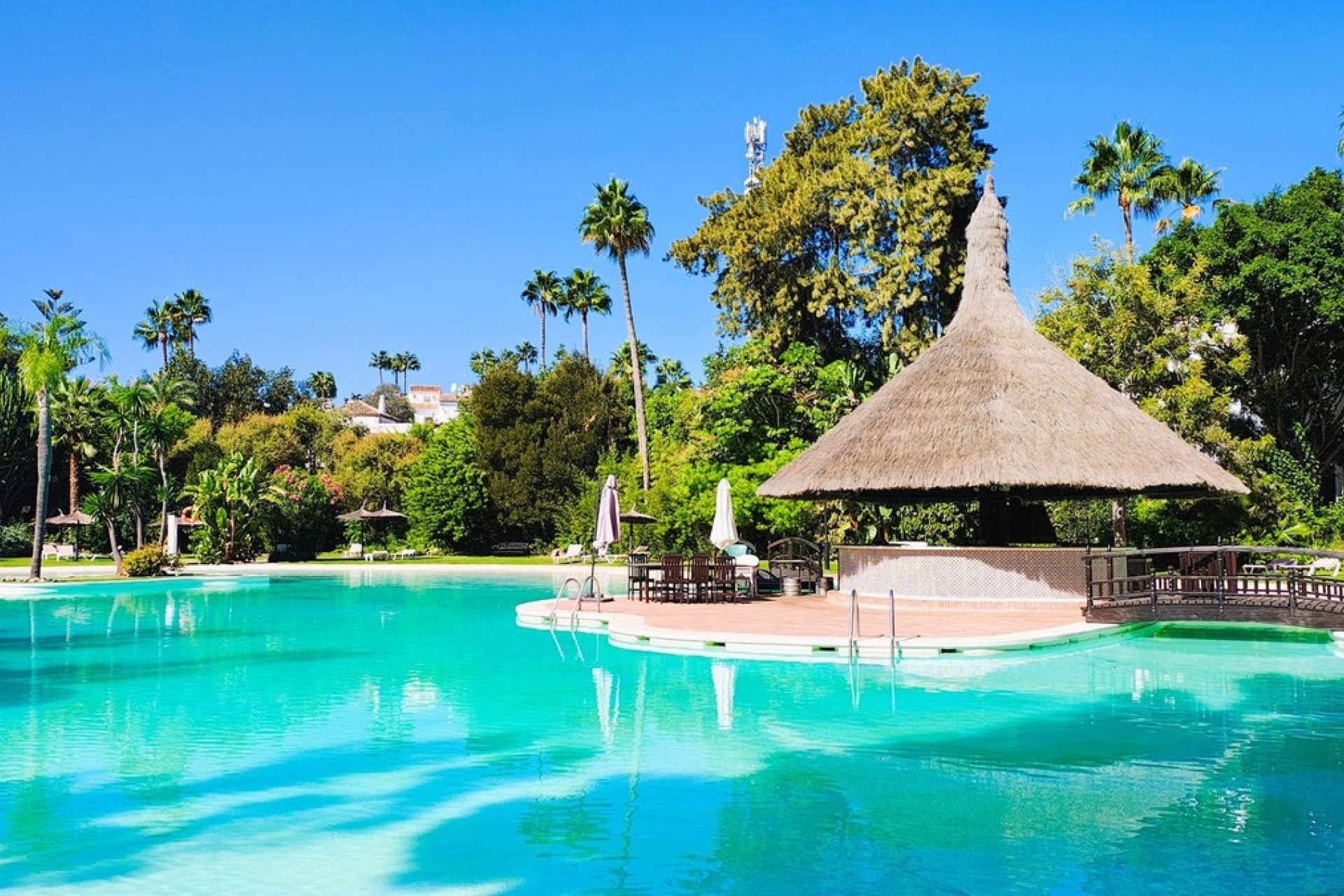 Resale - apartment - Marbella - Guadalmina Baja