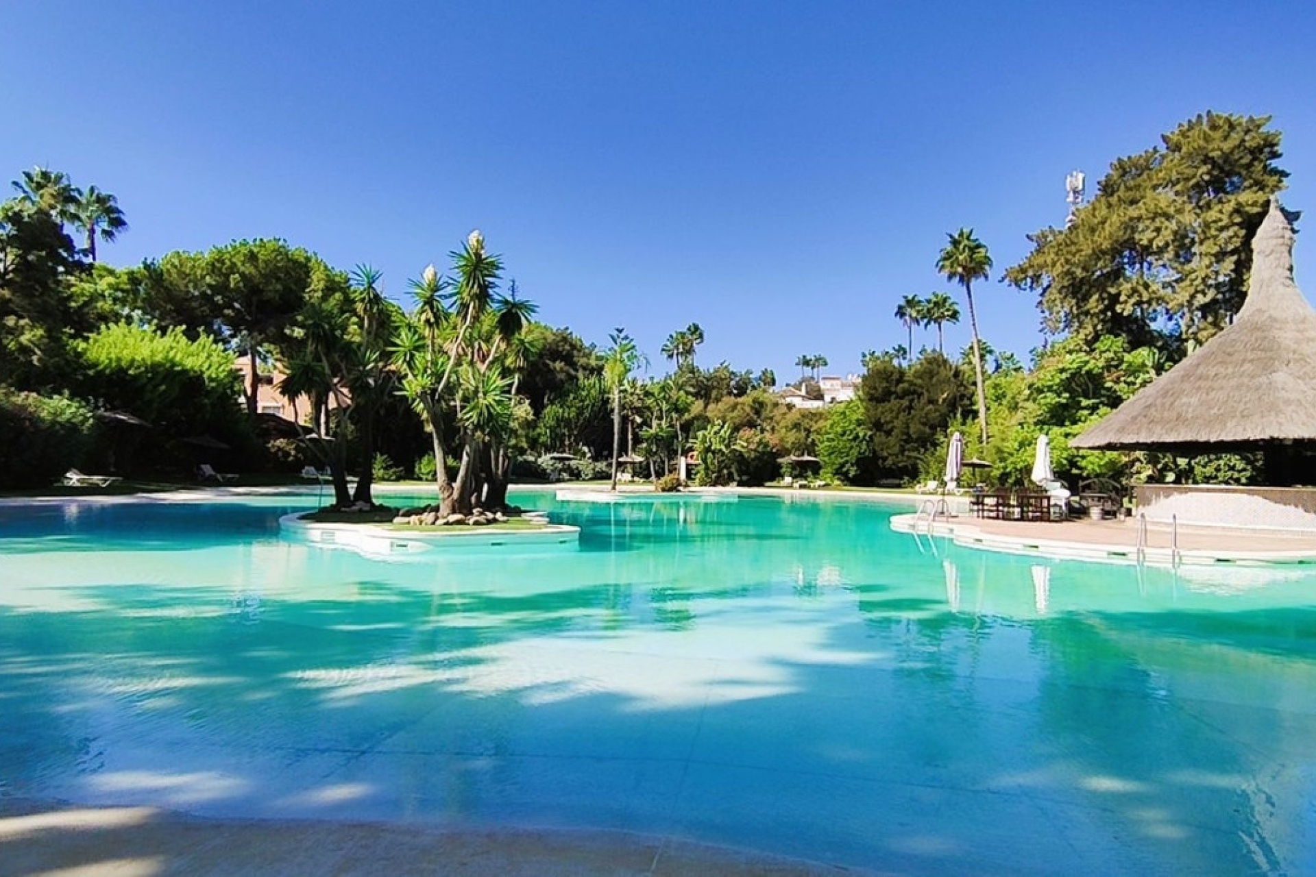 Resale - apartment - Marbella - Guadalmina Baja