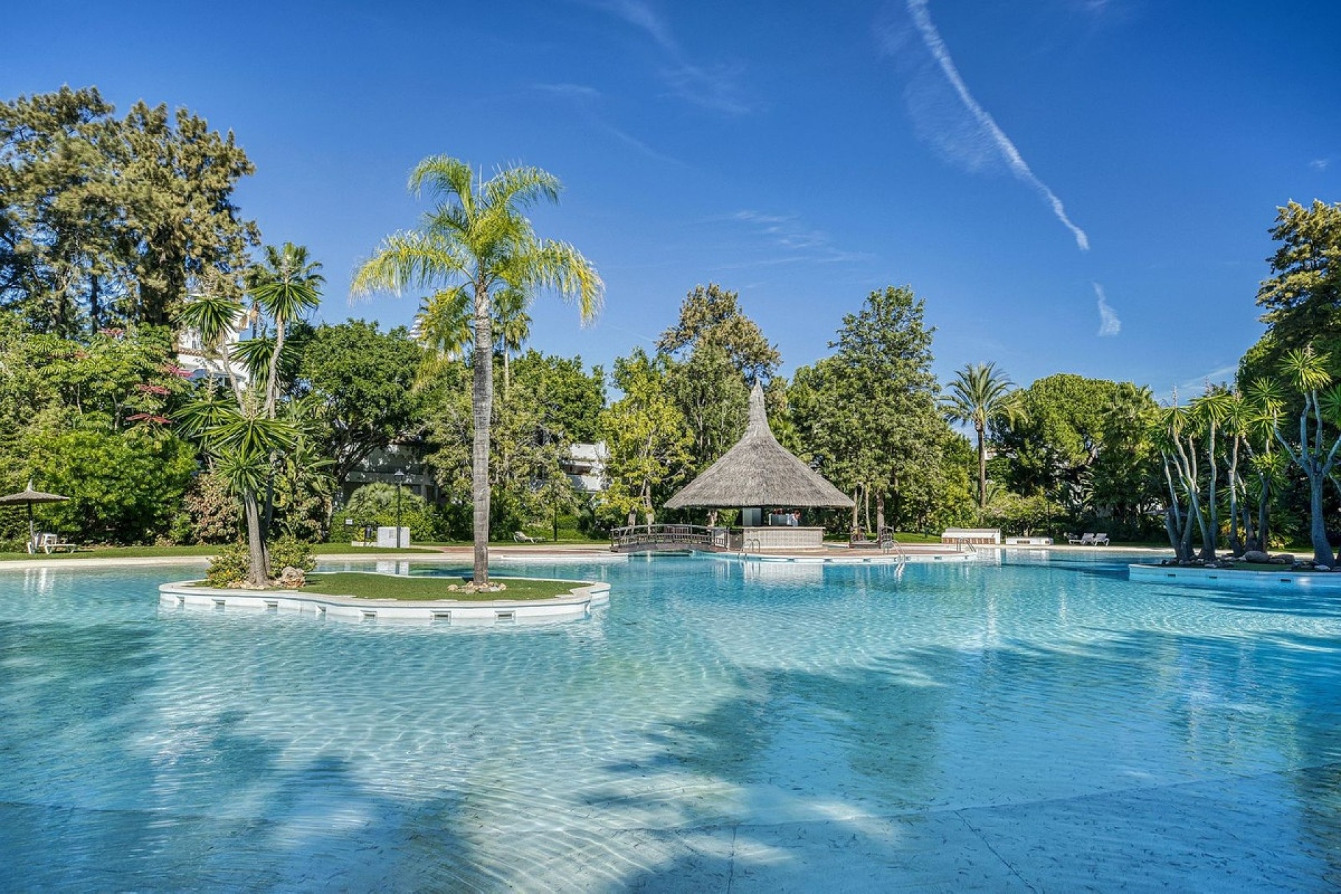 Resale - apartment - Marbella - Guadalmina Baja