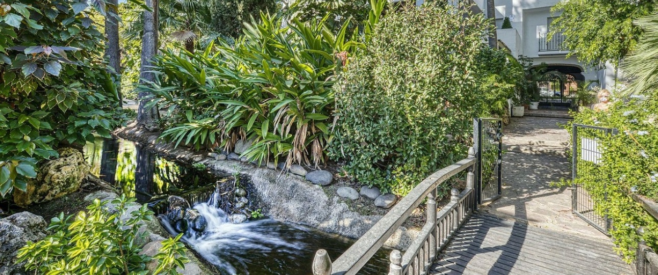 Resale - apartment - Marbella - Guadalmina Baja