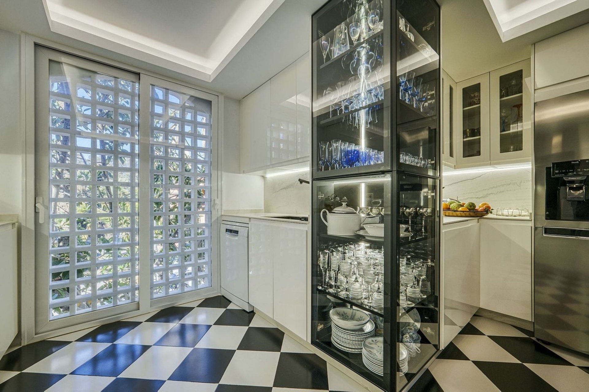 Resale - apartment - Marbella - Guadalmina Baja