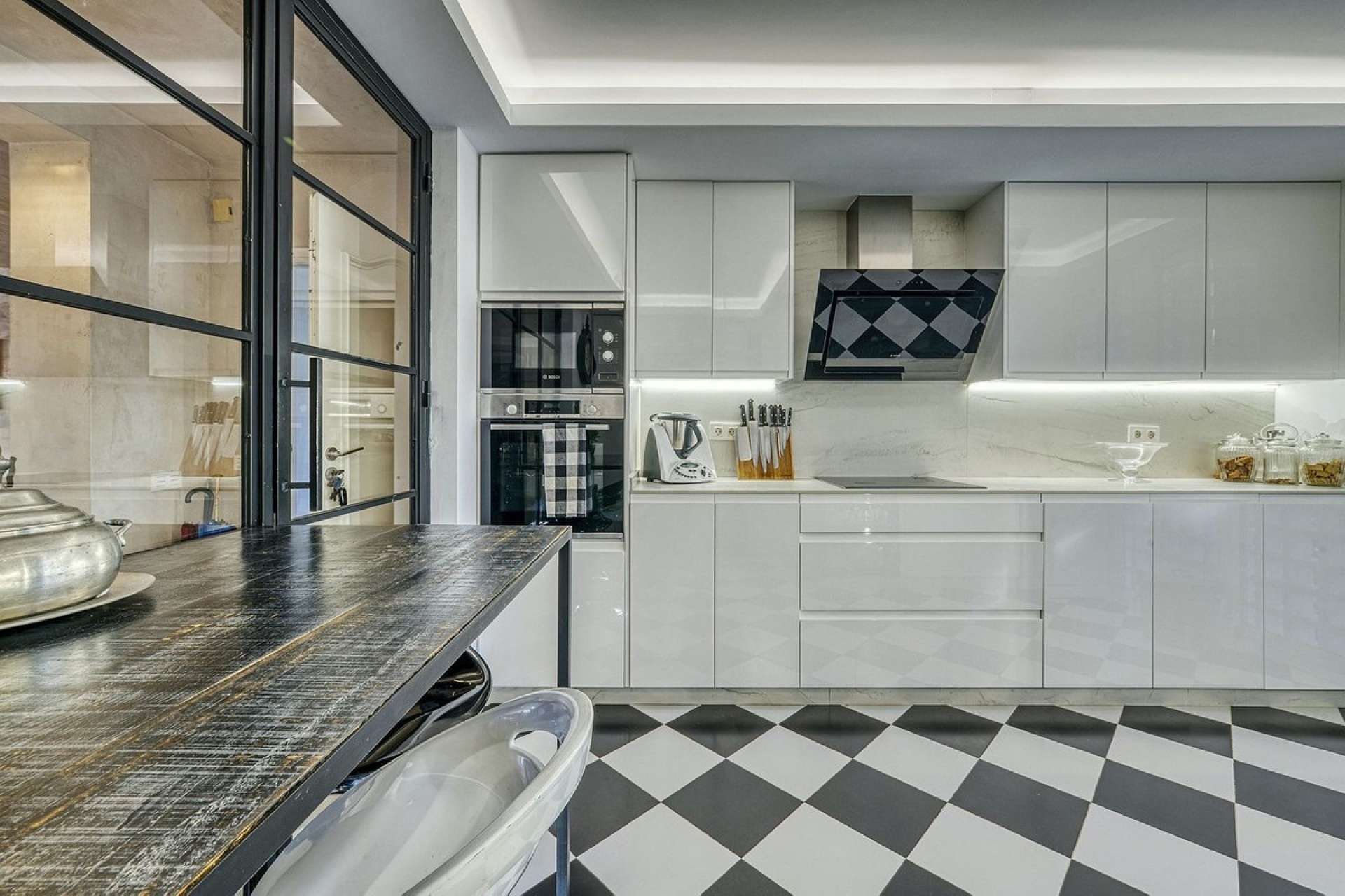 Resale - apartment - Marbella - Guadalmina Baja