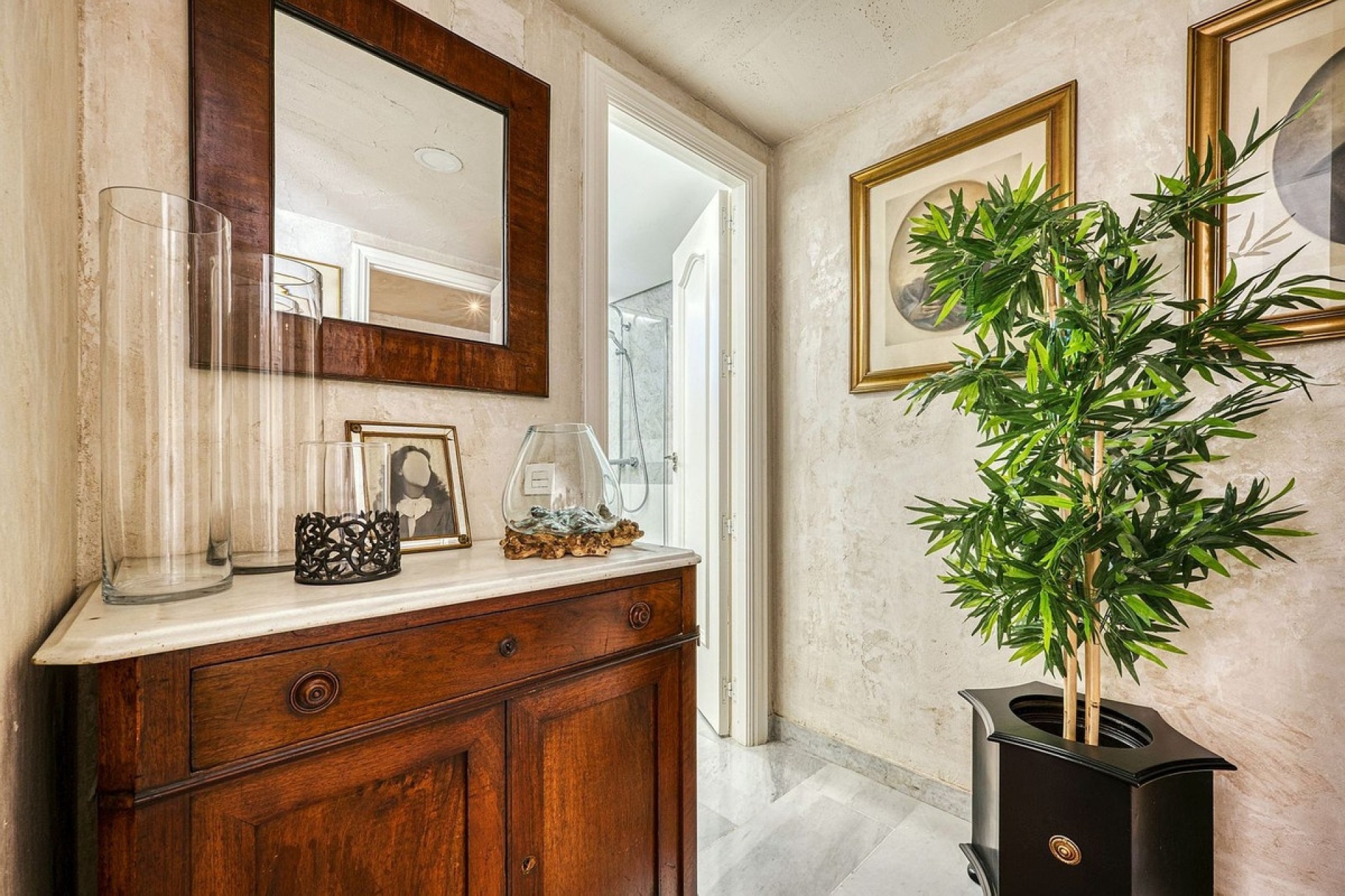 Resale - apartment - Marbella - Guadalmina Baja