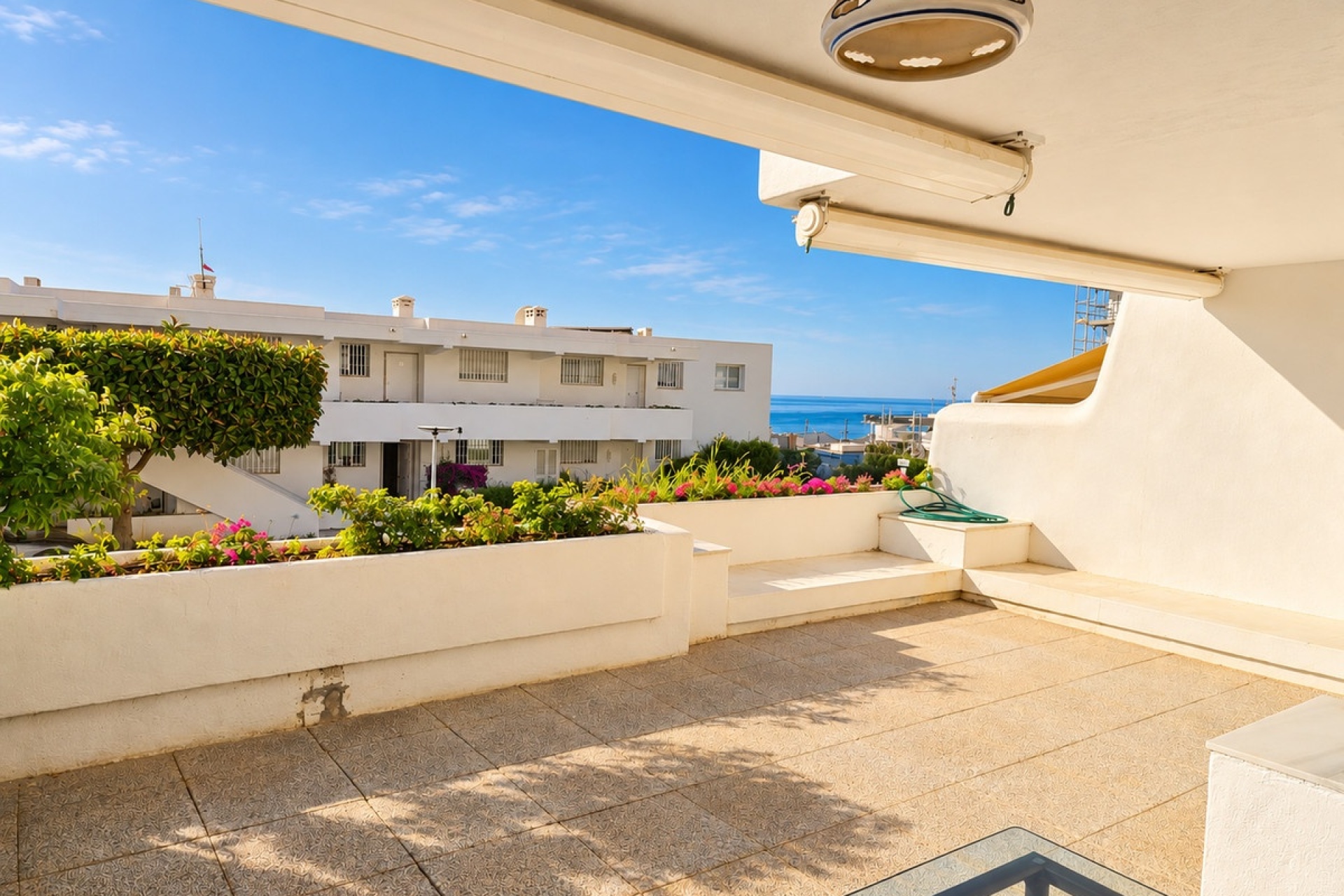 Resale - apartment - Marbella - Guadalmina Baja