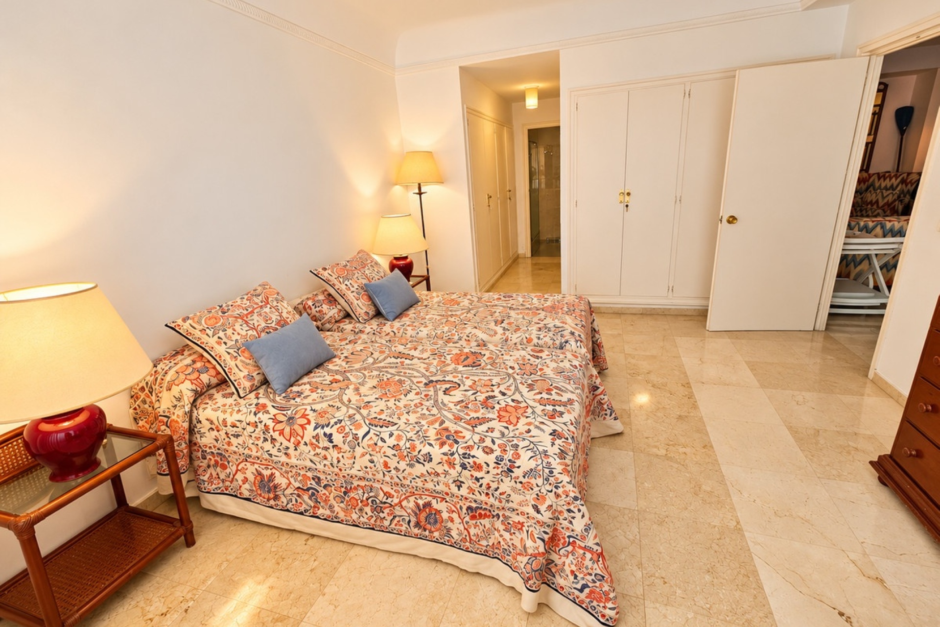 Resale - apartment - Marbella - Guadalmina Baja