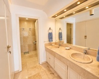 Resale - apartment - Marbella - Guadalmina Baja