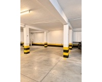 Resale - apartment - Marbella - Guadalmina Baja