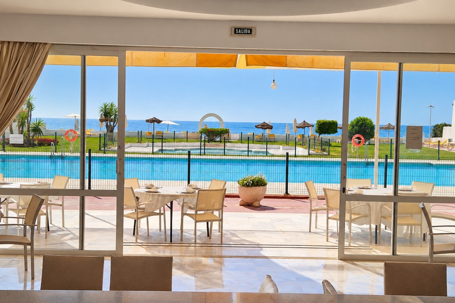 Resale - apartment - Marbella - Guadalmina Baja