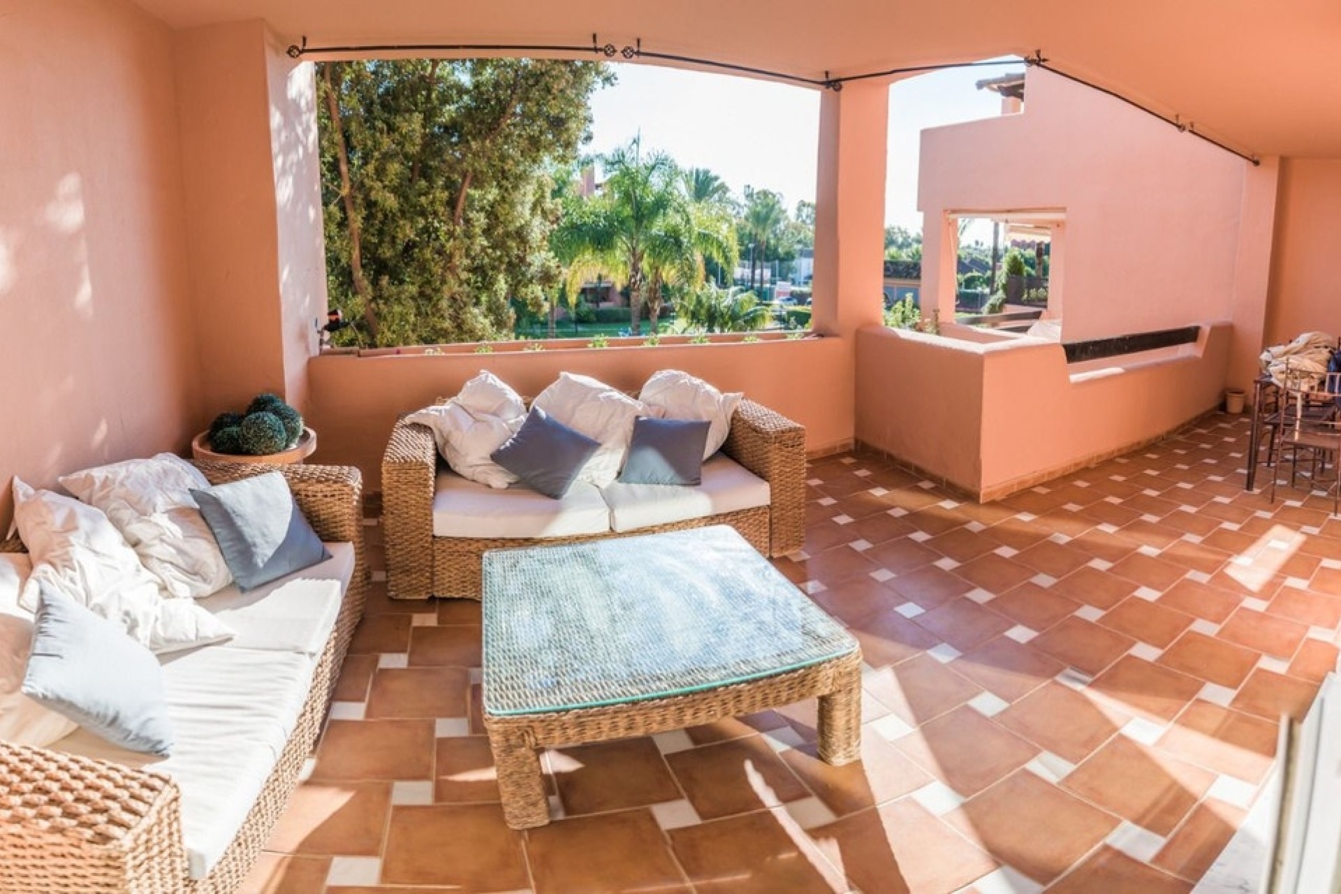 Resale - apartment - Marbella - Guadalmina Baja