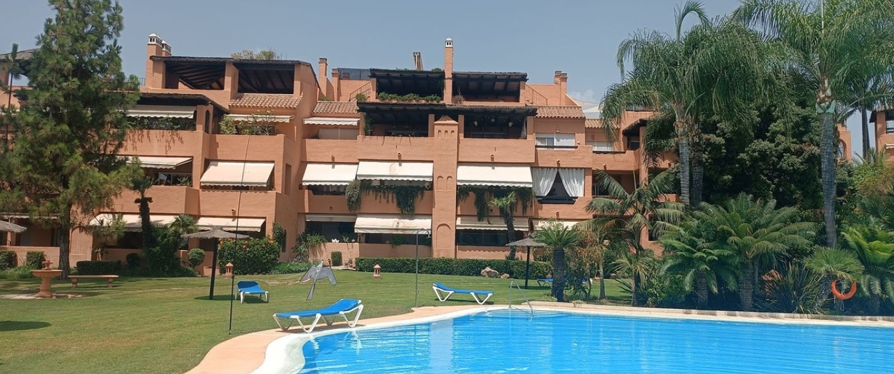 Resale - apartment - Marbella - Guadalmina Baja