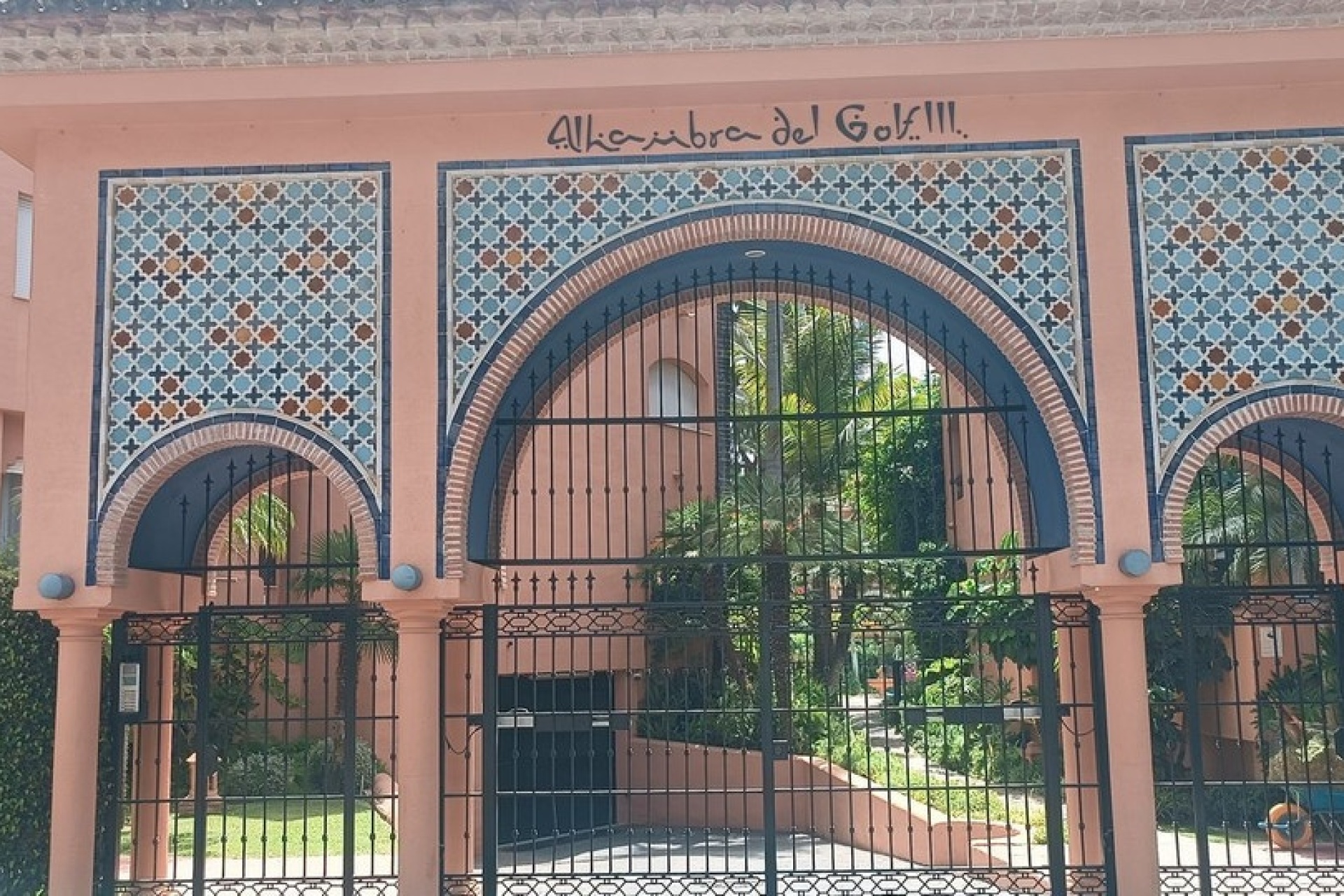 Resale - apartment - Marbella - Guadalmina Baja