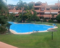 Resale - apartment - Marbella - Guadalmina Baja