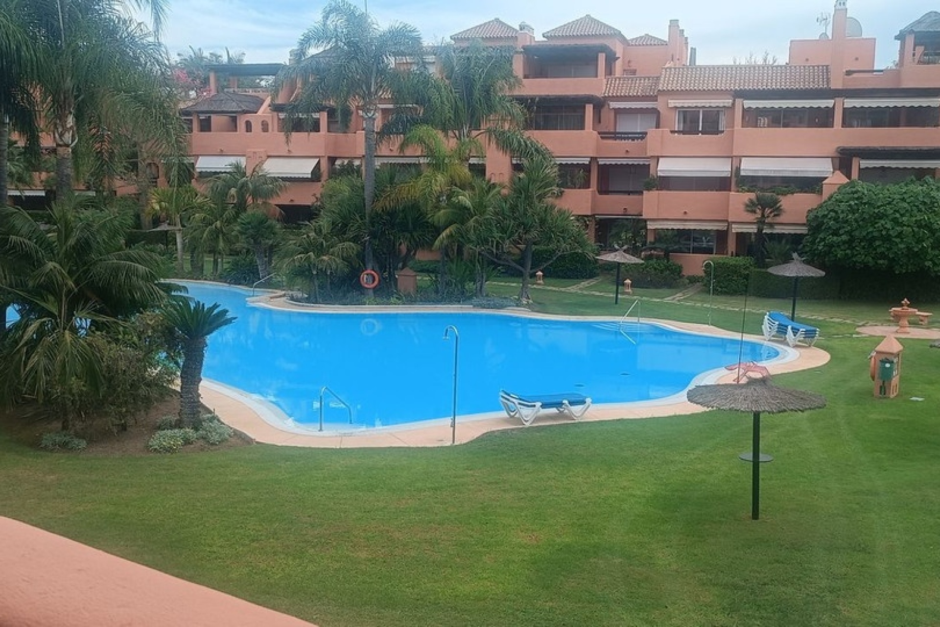 Resale - apartment - Marbella - Guadalmina Baja
