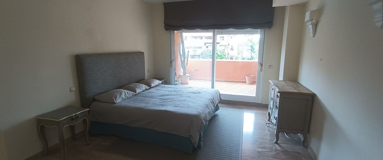 Resale - apartment - Marbella - Guadalmina Baja