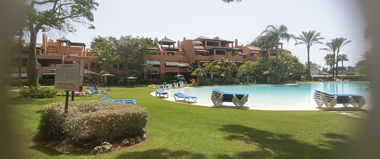 Resale - apartment - Marbella - Guadalmina Baja