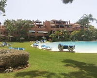 Resale - apartment - Marbella - Guadalmina Baja