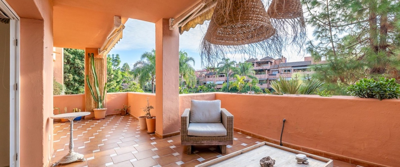 Resale - apartment - Marbella - Guadalmina Baja
