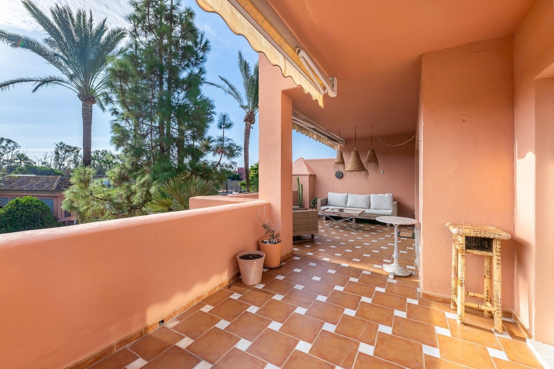 Resale - apartment - Marbella - Guadalmina Baja