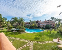 Resale - apartment - Marbella - Guadalmina Baja