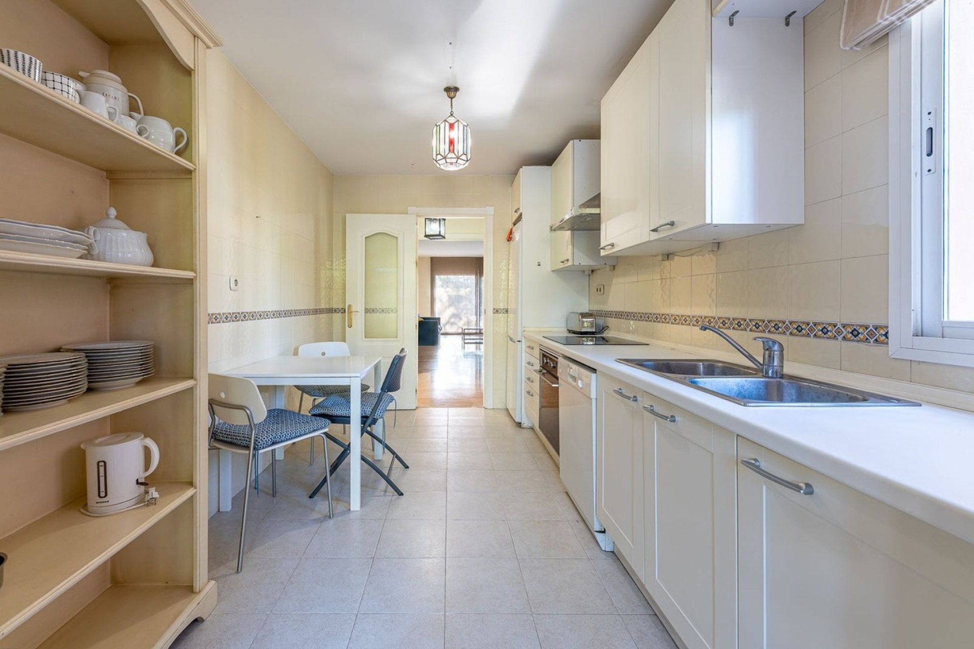Resale - apartment - Marbella - Guadalmina Baja
