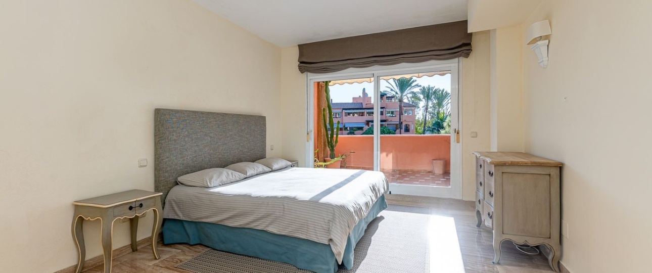 Resale - apartment - Marbella - Guadalmina Baja