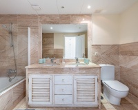 Resale - apartment - Marbella - Guadalmina Baja