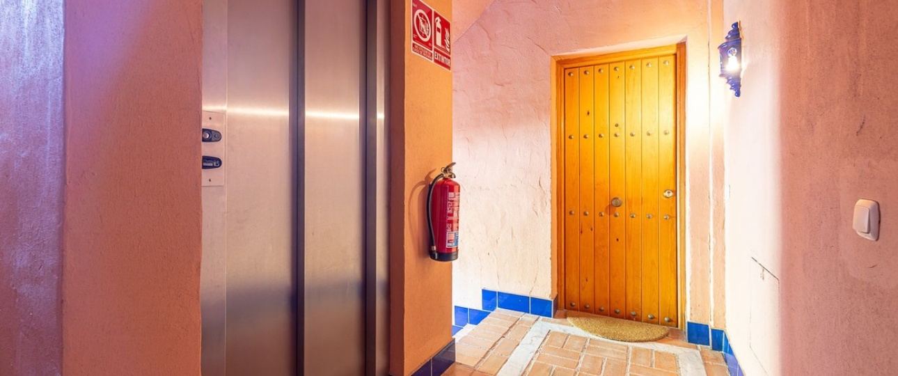 Resale - apartment - Marbella - Guadalmina Baja