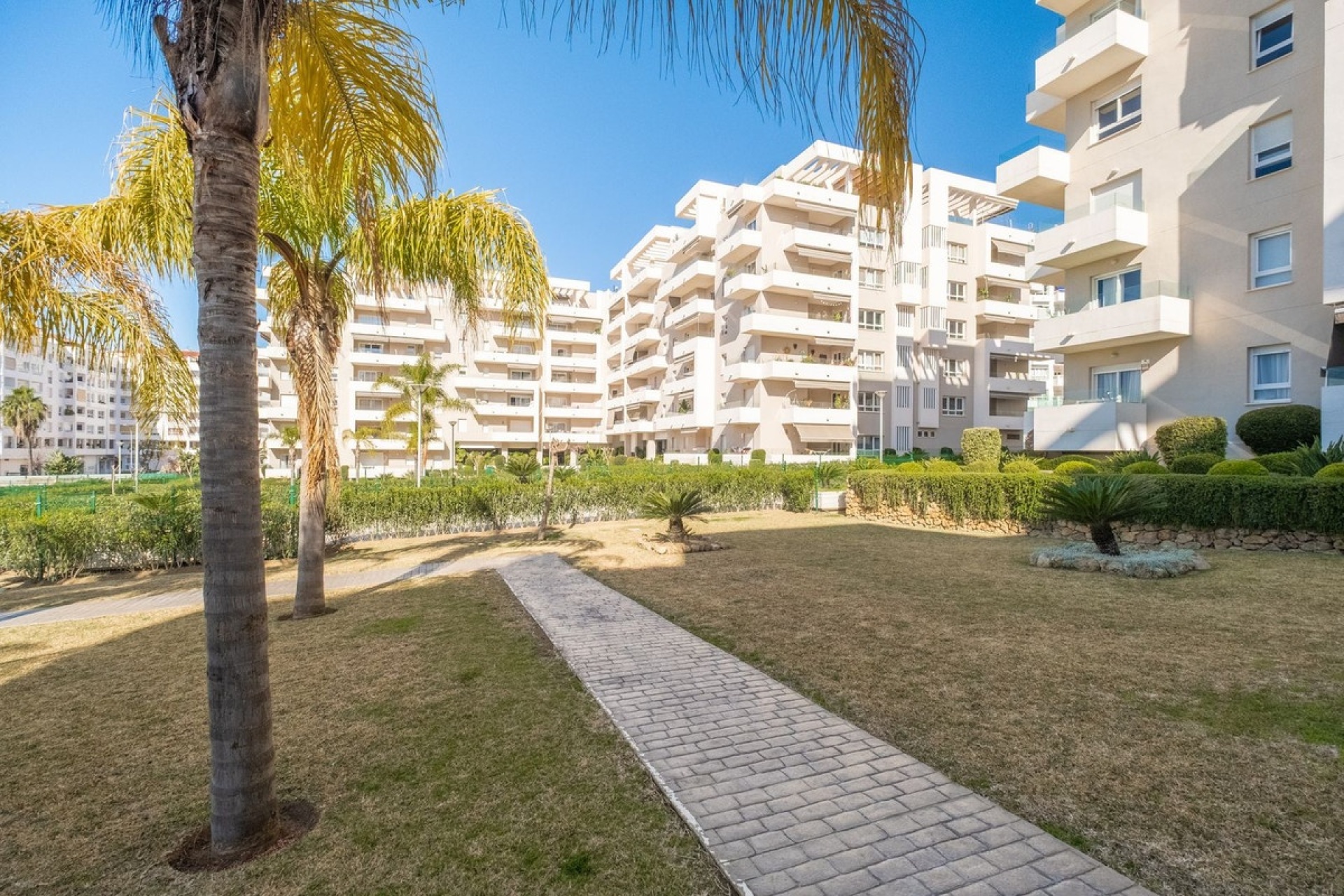 Resale - apartment - Marbella - La Campana
