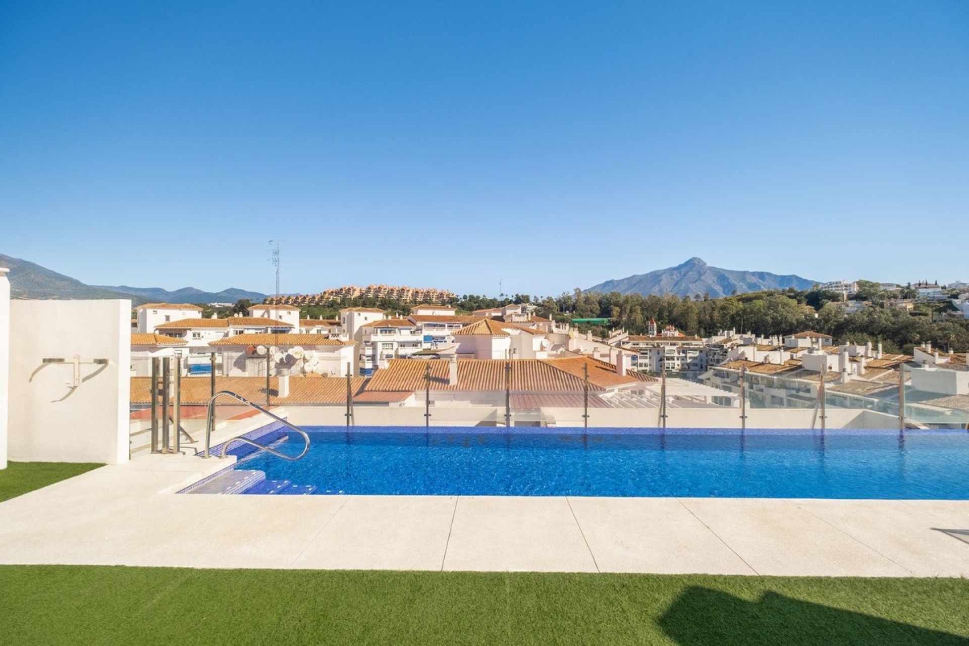 Resale - apartment - Marbella - La Campana