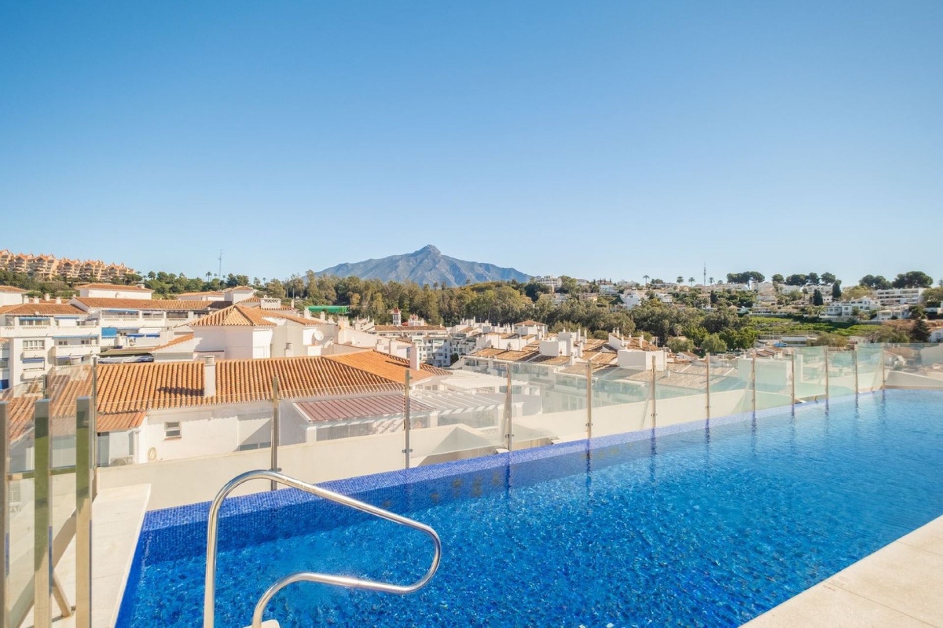 Resale - apartment - Marbella - La Campana