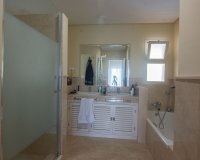 Resale - apartment - Marbella - La Mairena