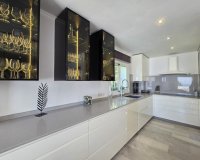 Resale - apartment - Marbella - La Mairena