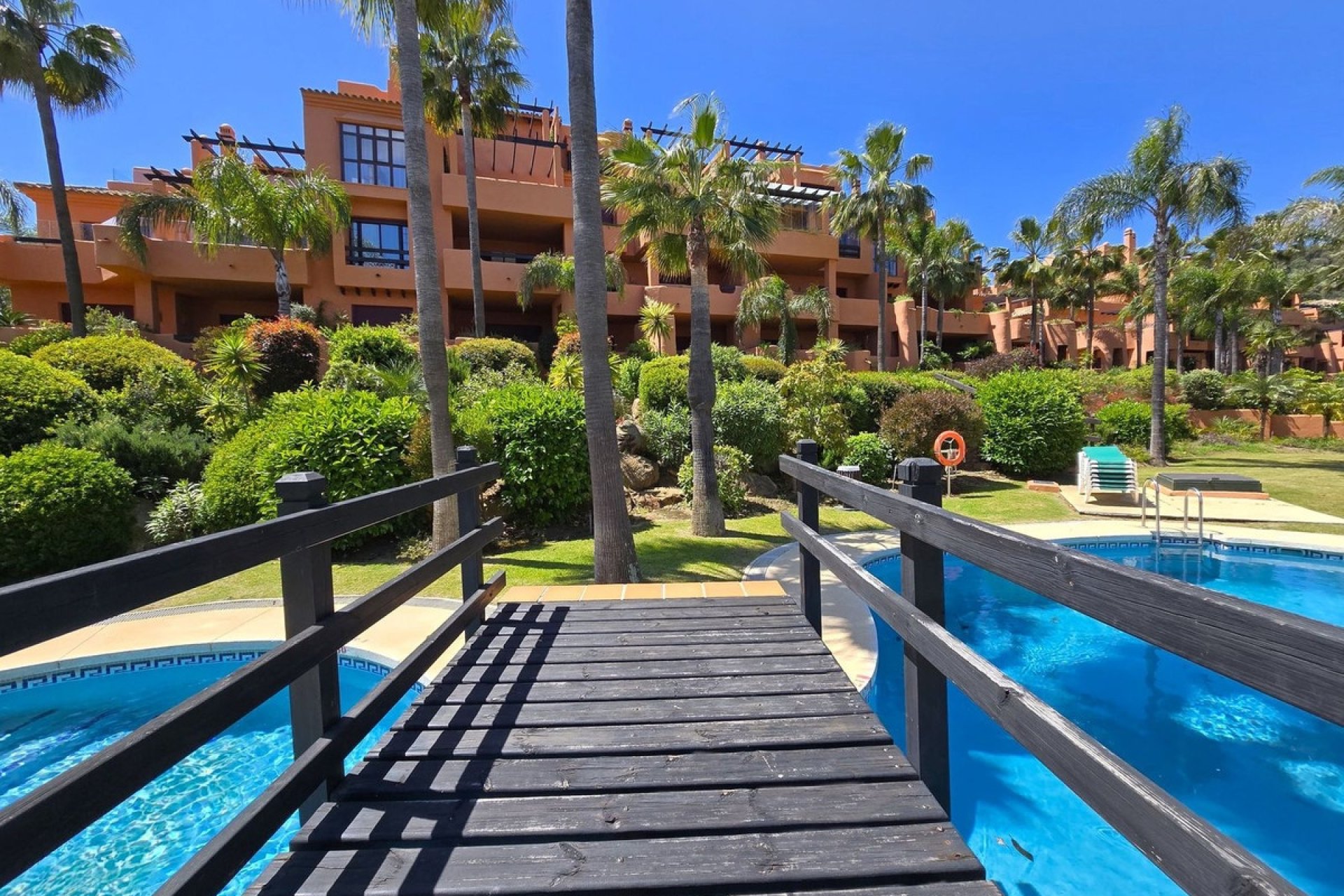 Resale - apartment - Marbella - La Mairena