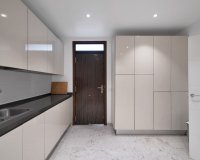 Resale - apartment - Marbella - La Mairena