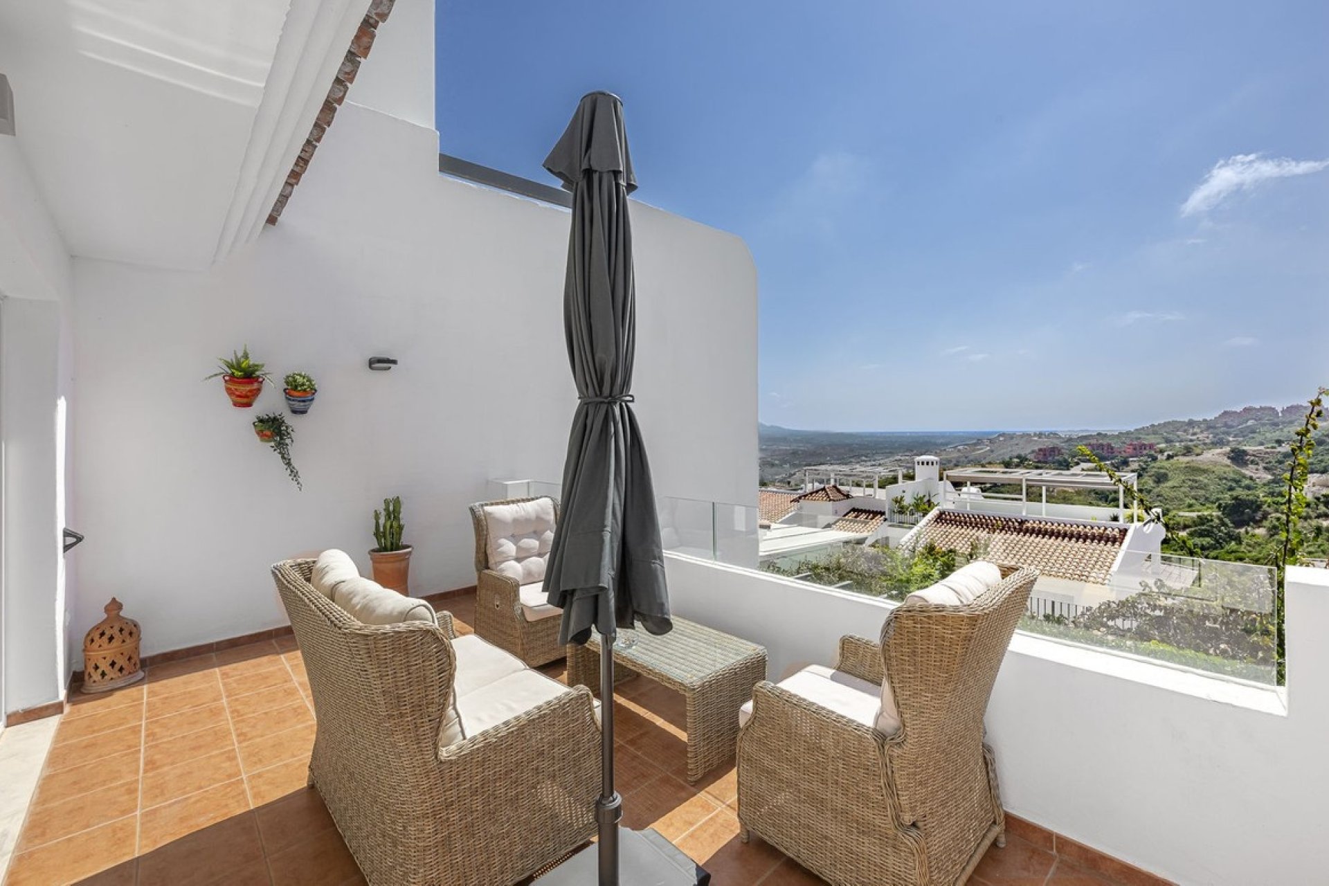 Resale - apartment - Marbella - La Mairena