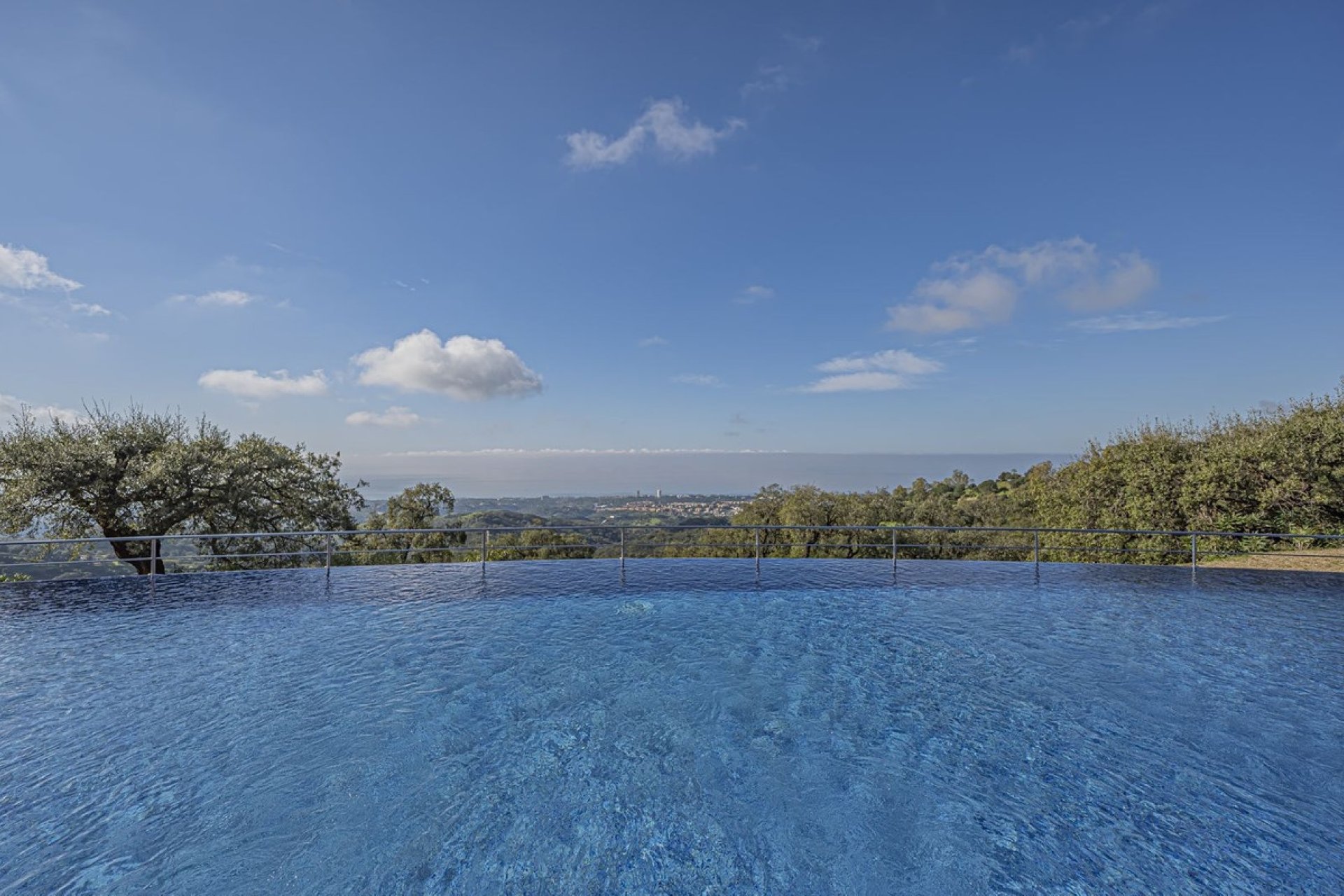 Resale - apartment - Marbella - La Mairena