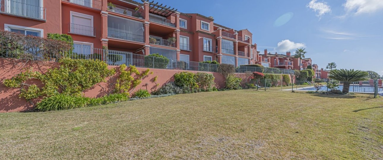 Resale - apartment - Marbella - La Mairena
