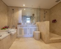 Resale - apartment - Marbella - La Mairena