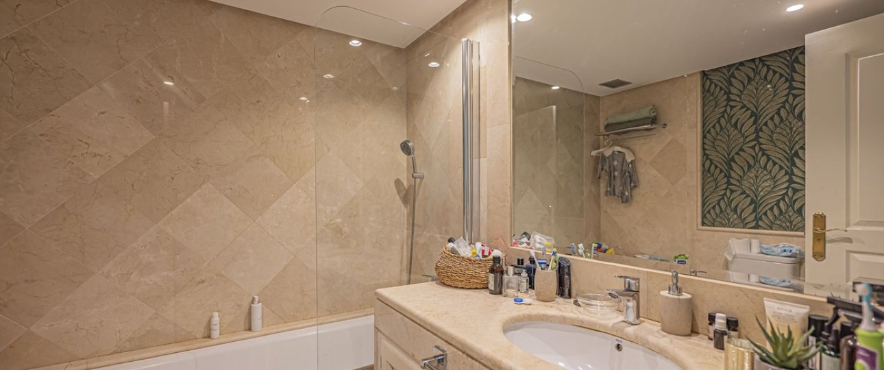 Resale - apartment - Marbella - La Mairena