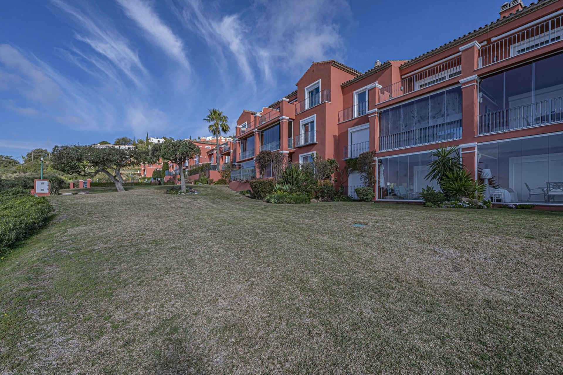 Resale - apartment - Marbella - La Mairena