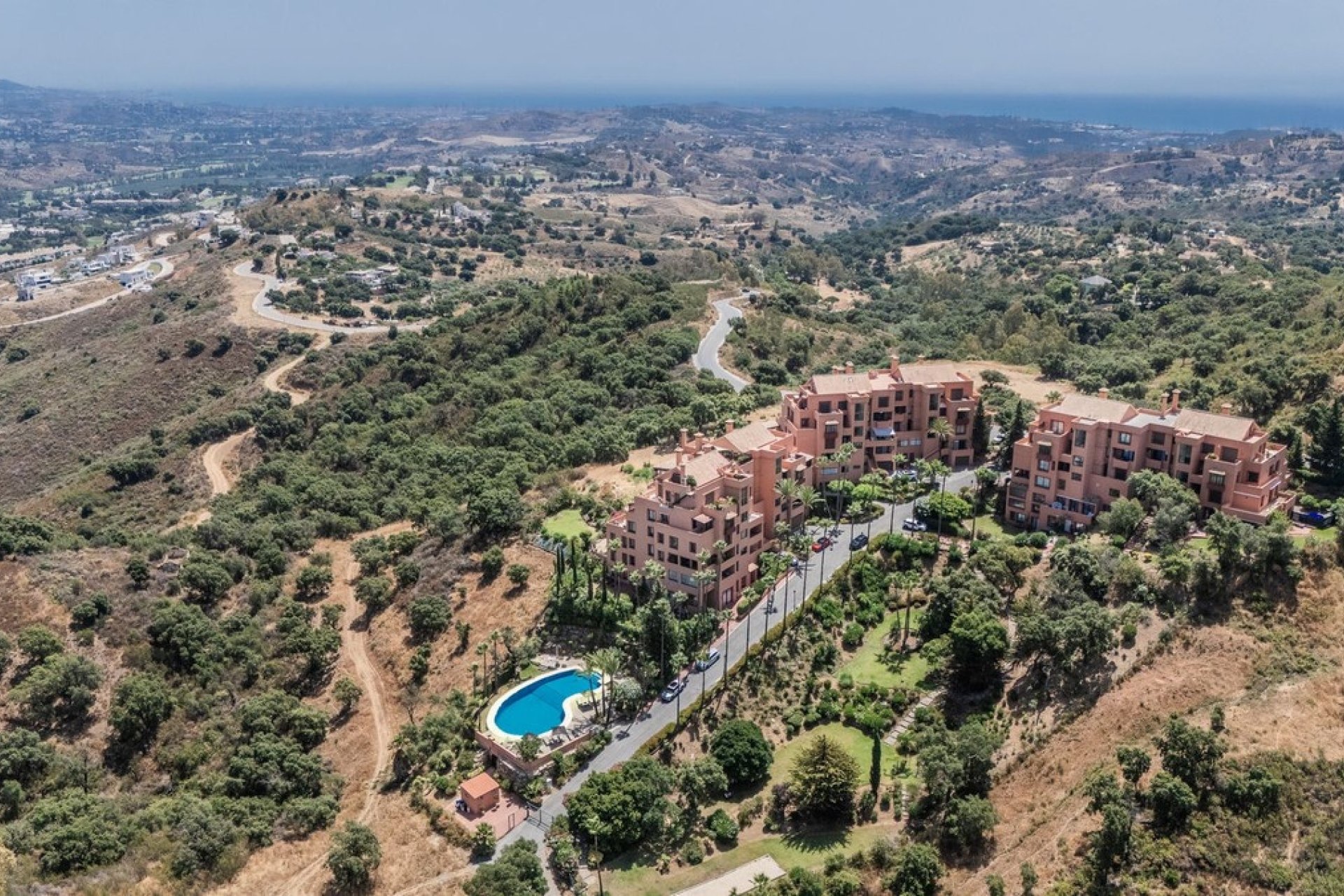 Resale - apartment - Marbella - La Mairena