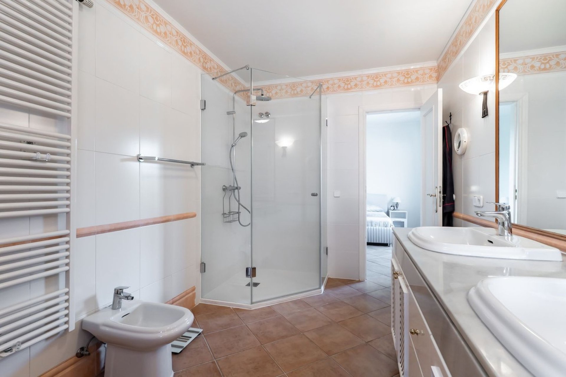 Resale - apartment - Marbella - La Mairena