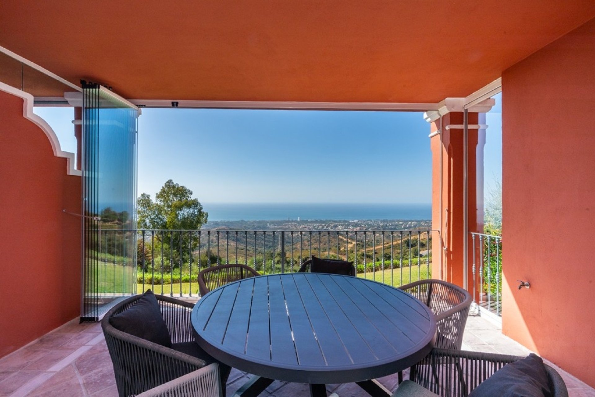 Resale - apartment - Marbella - La Mairena